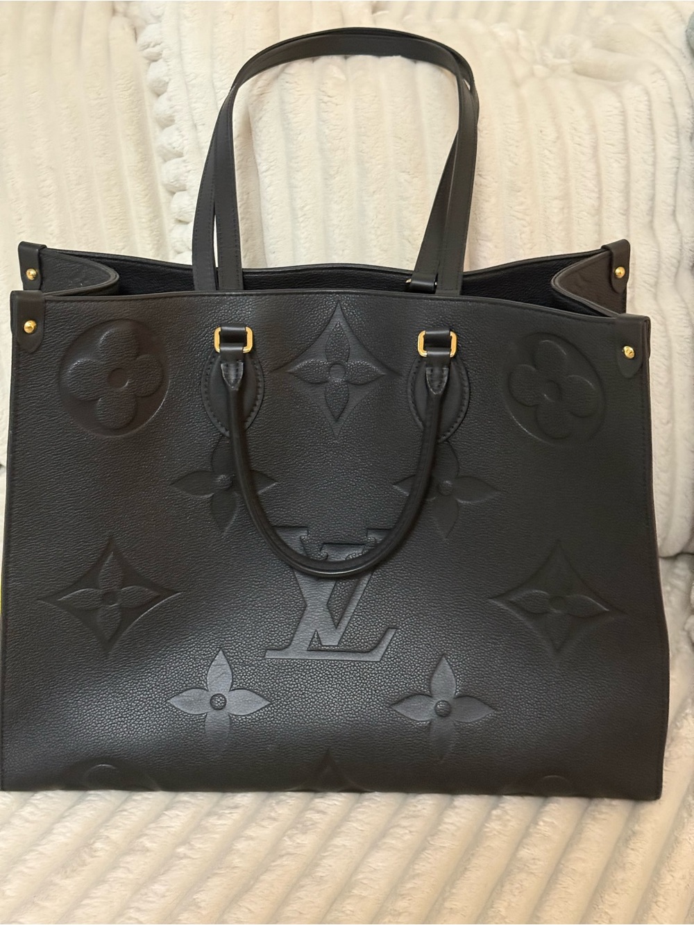 Louis Vuitton “On The Go” MM Tote. Noir Black